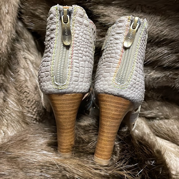 NEW!  L’Artiste Amora Leather Sandal Boot Beige (size 6 or 36) - Picture 3 of 12